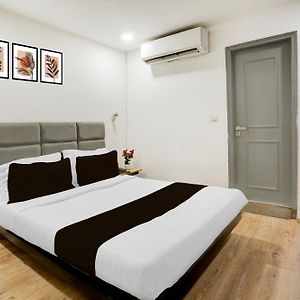 Super Townhouse Shahdara Near Yamuna Sports Complex Formerly Hotel Ipotel